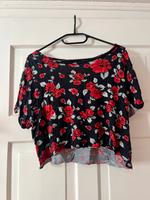 T-Shirt cropped mit Blumenmuster Baden-Württemberg - Schwäbisch Gmünd Vorschau