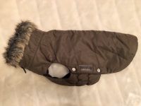 Wolters Parka Winter Hundemantel mit Fellkragen 32cm oliv NEU Berlin - Wilmersdorf Vorschau