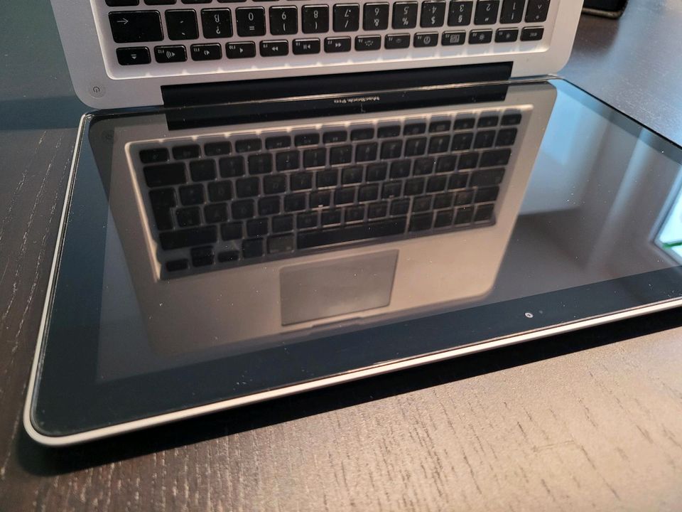 Apple MacBook Pro 13 Zoll "Core i5" 2.3 Anfang 2011 (MC700LL/A) in Bietigheim-Bissingen