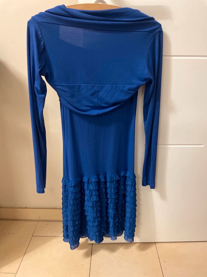 Kleider festlich Bolero 134 140 146 H&M blau in Dresden