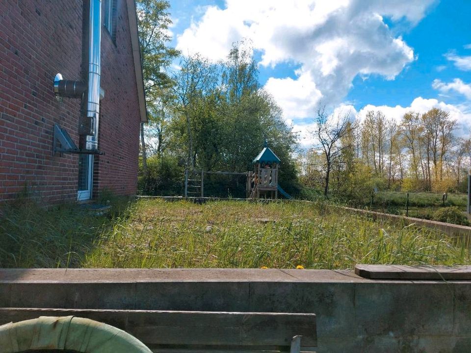 Einfamilienhaus in ruhiger Privatstraße mit Blick ins Grüne in Kremperheide