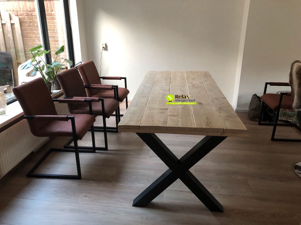 Holz Tisch Tischbeine aus Stahl Bauholz Gartentisch in Wesel