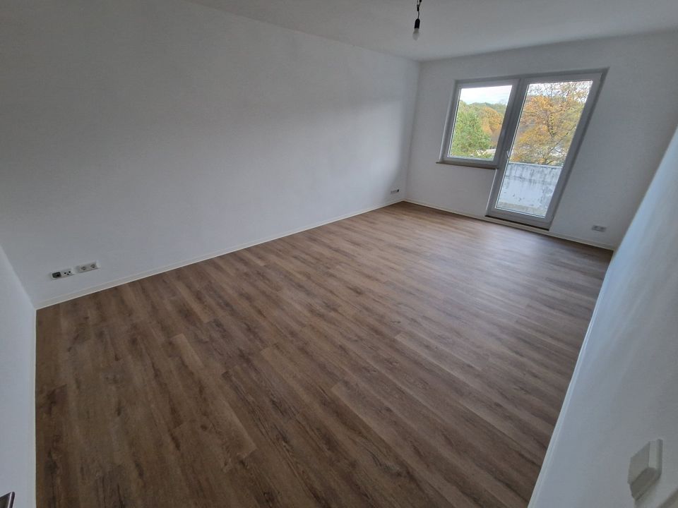 6 Raumwohnung + 2 Balkone + Fußbodenheizung + Badewanne + Dusche + Solarstrom in Doberschau