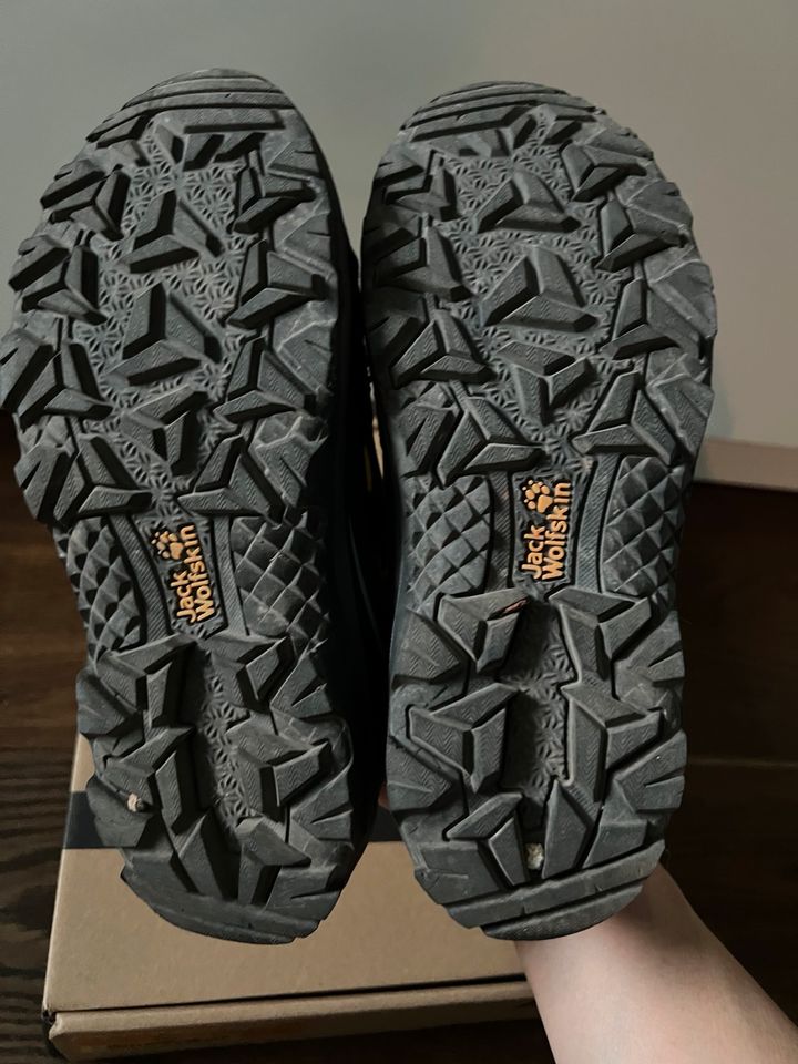 Jack Wolfskin Wanderschuhe Vojo Texapore low, Größe 35, schwarz in Kenzingen