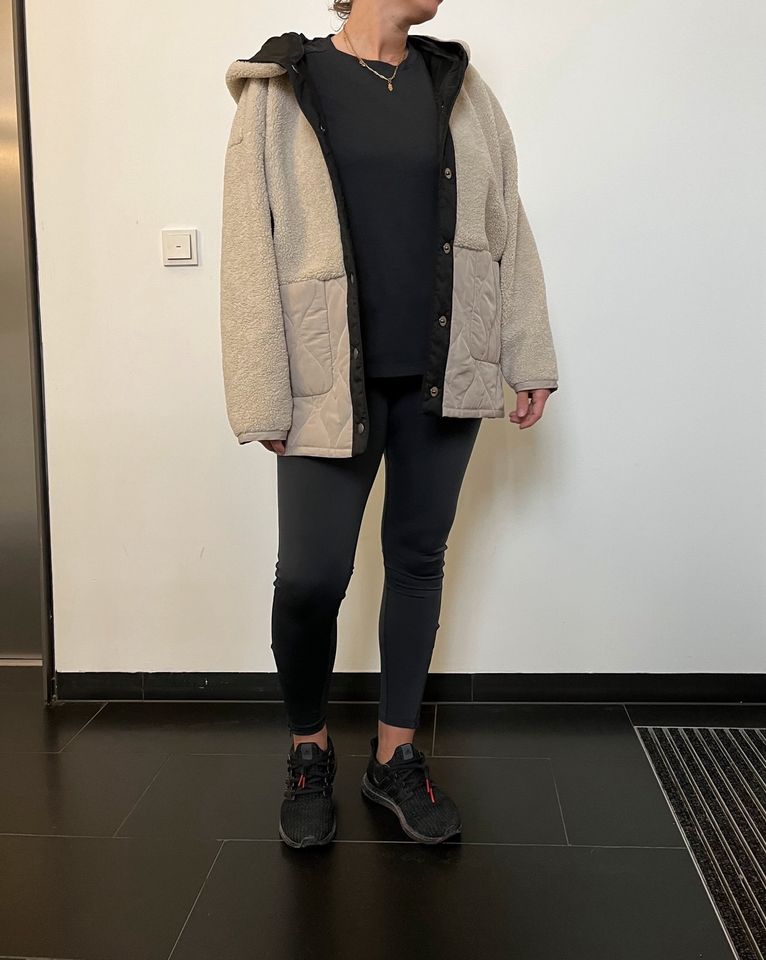 8PM Shearling / Teddy / Nylon Jacke mit Kapuze, Gr. M/L, NP 290€ in Köln