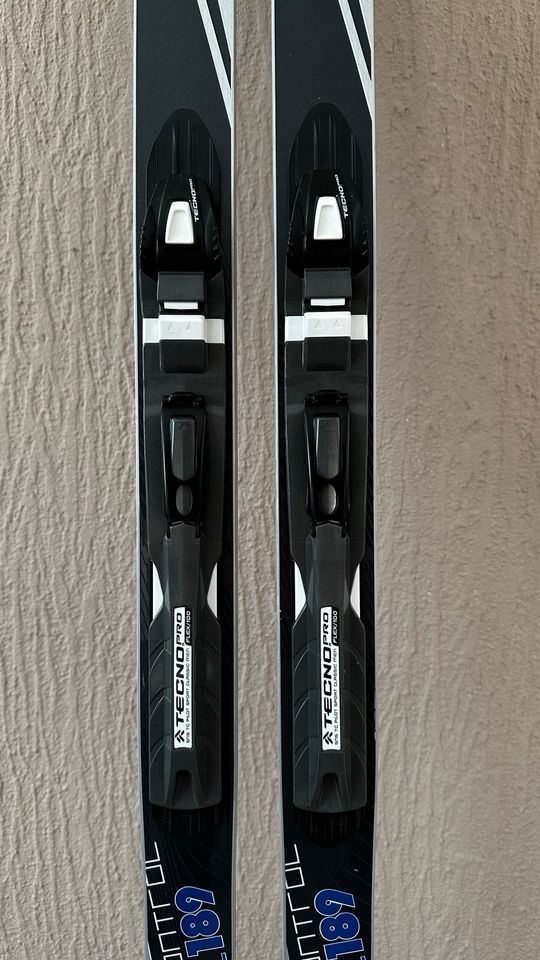 Fischer Langlauf Ski Neu in Kefenrod