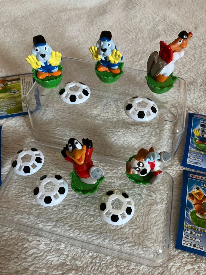 Handbemalte Ü-Ei-Figuren Magic Sport 2 Fußball Kinder Ferrero in Waldkirch