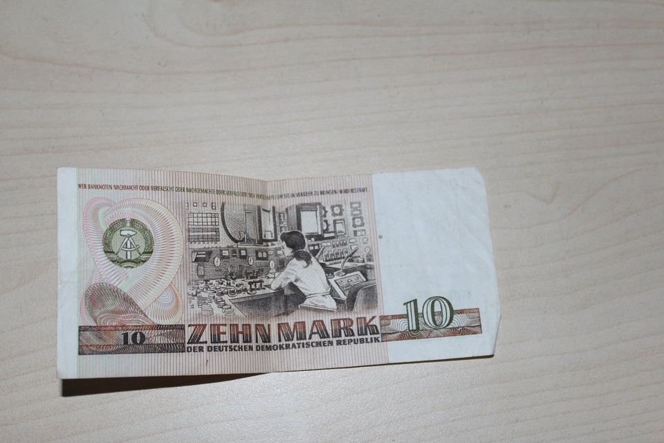 Banknoten DDR 2 x 10 Mark in Hamburg