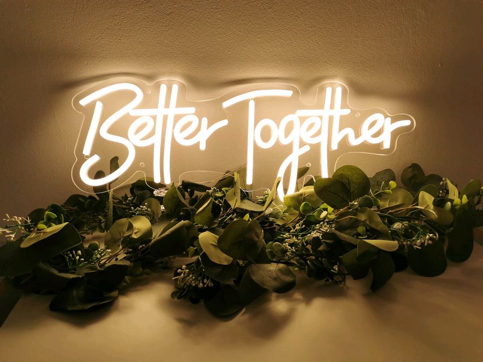 Neon Leuchtschild "S" - Better Together - Hochzeit Deko Verleih in Halle (Westfalen)