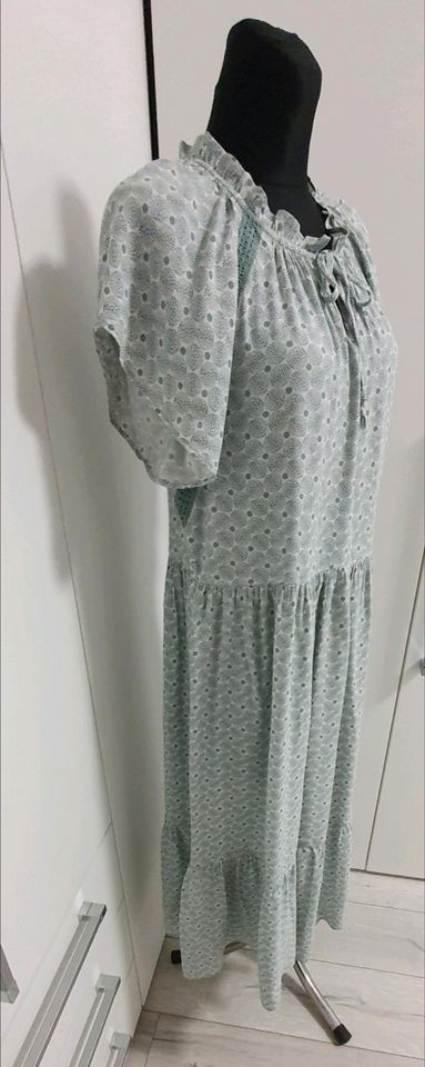 Kleid Sommerkleid Große XL XXL Laura.T in Paderborn