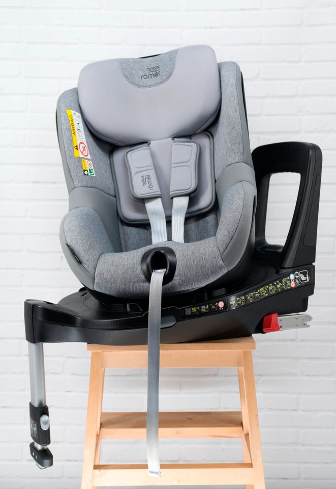 Britax Römer Dualfix M i-SIZE Grey Marble in Birkenfeld