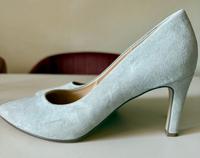 Gabor Pumps Velourleder hellgrau Gr. 40 Düsseldorf - Friedrichstadt Vorschau