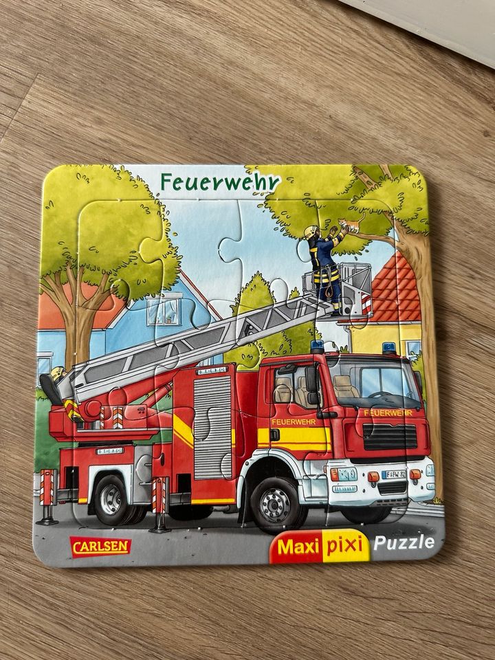 Feuerweh Puzzle Bücher Feuerwehrmann Sam Haba Ravensburger in Zeesen