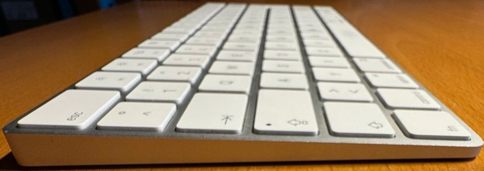 Apple Magic Keyboard Deutsche Tastatur 2.0.6 in Wuppertal