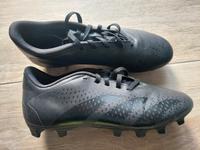 Adidas Predator Fussballschuhe Gr. 40 Stollen Hessen - Bad Emstal Vorschau