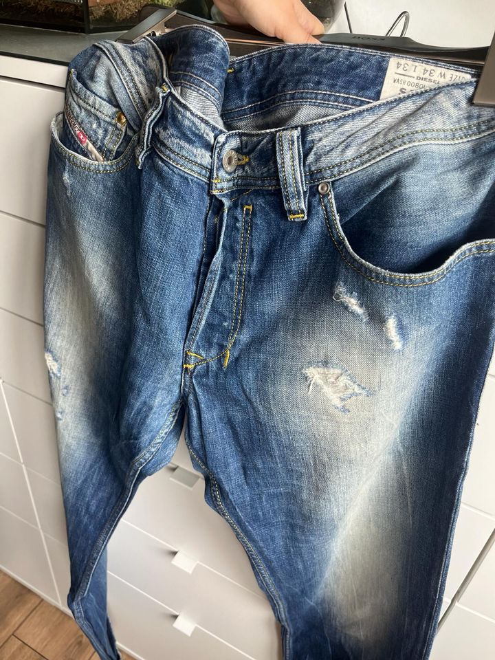 DIESEL Jeans W 34 L 34 Herren Hose in Leipzig