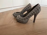 Zara Peep Toes Pumps High Heels Büro Business Wildleder Echtleder Brandenburg - Panketal Vorschau