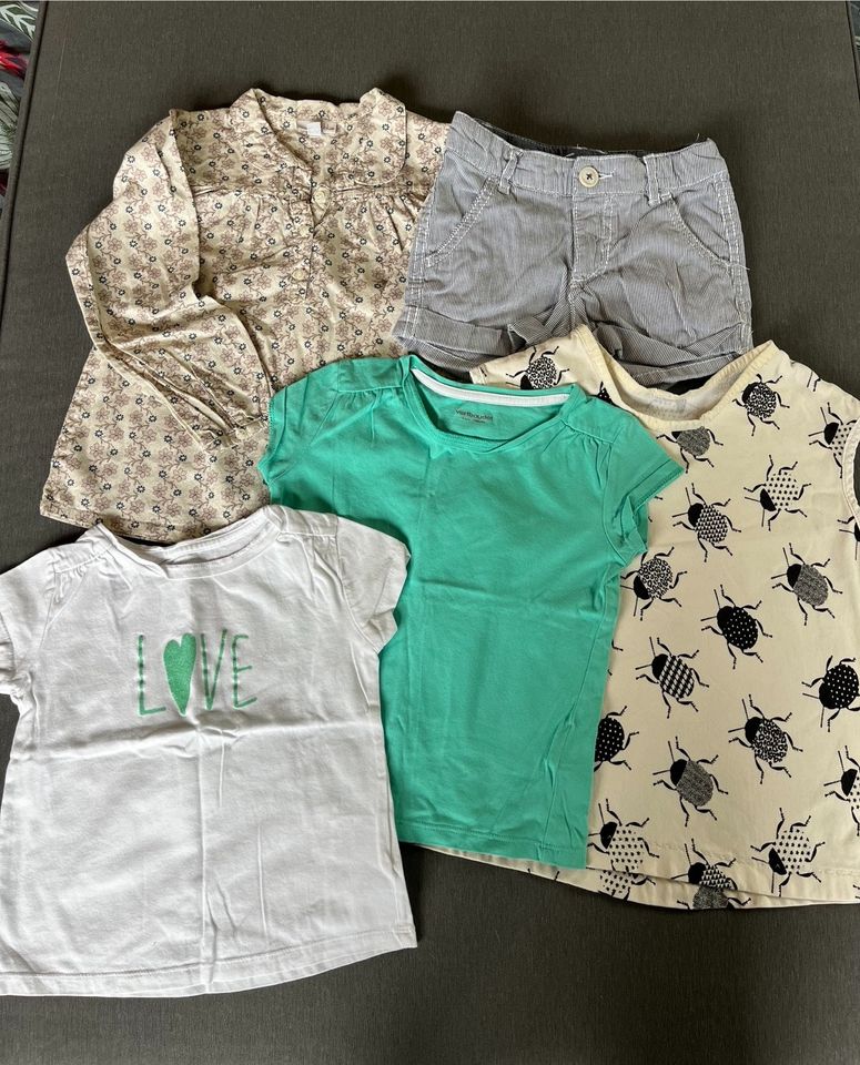 Kleiderpaket 104 110 Vertbaudet Shirts Hose Bluse in Grönwohld