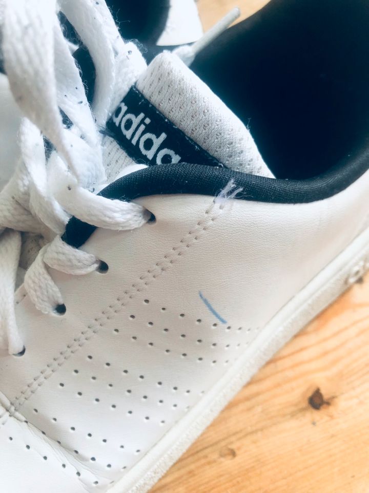 Adidas sneaker Weiß Turnschuhe 39 1/3 in Köln