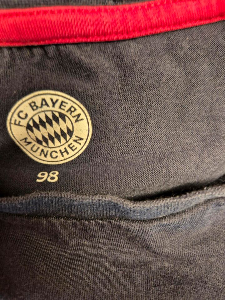 Bayern München T shirt 98 in Hamburg