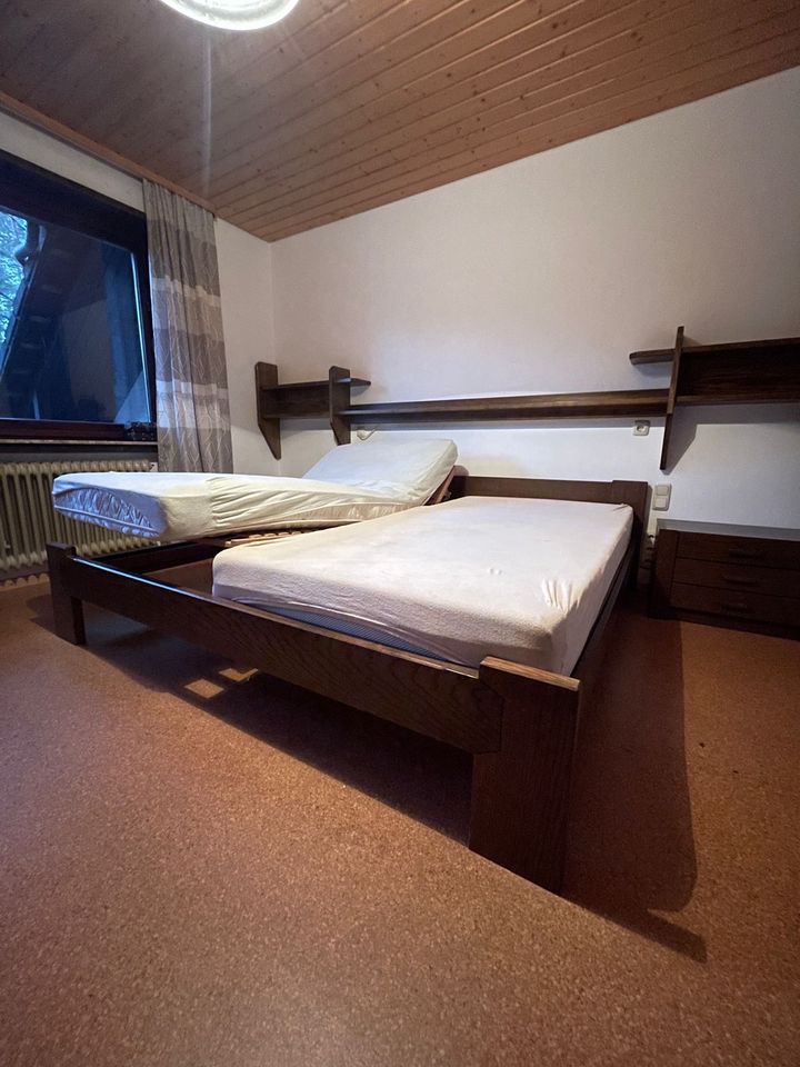 Zeitloses Schlafzimmer komplett Echtholz in Braunschweig