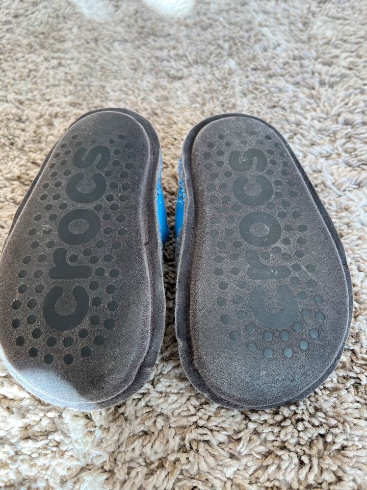 Crocs Classic Slipper, Hausschuhe Gr. 25/26 in Lohfelden