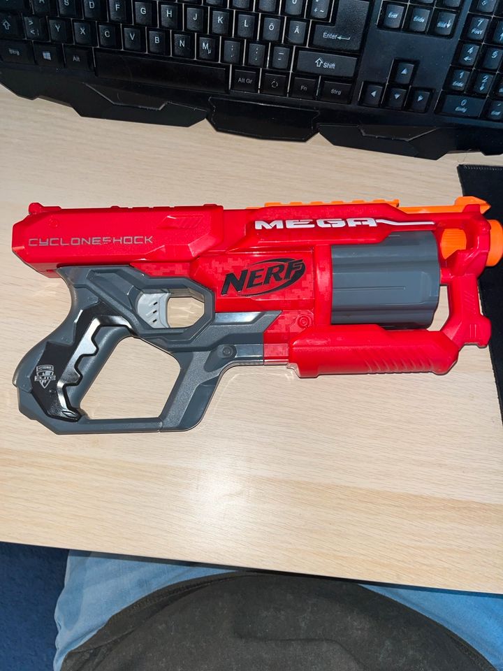 Nerf:Cycloneshock Mega Gun in Esslingen