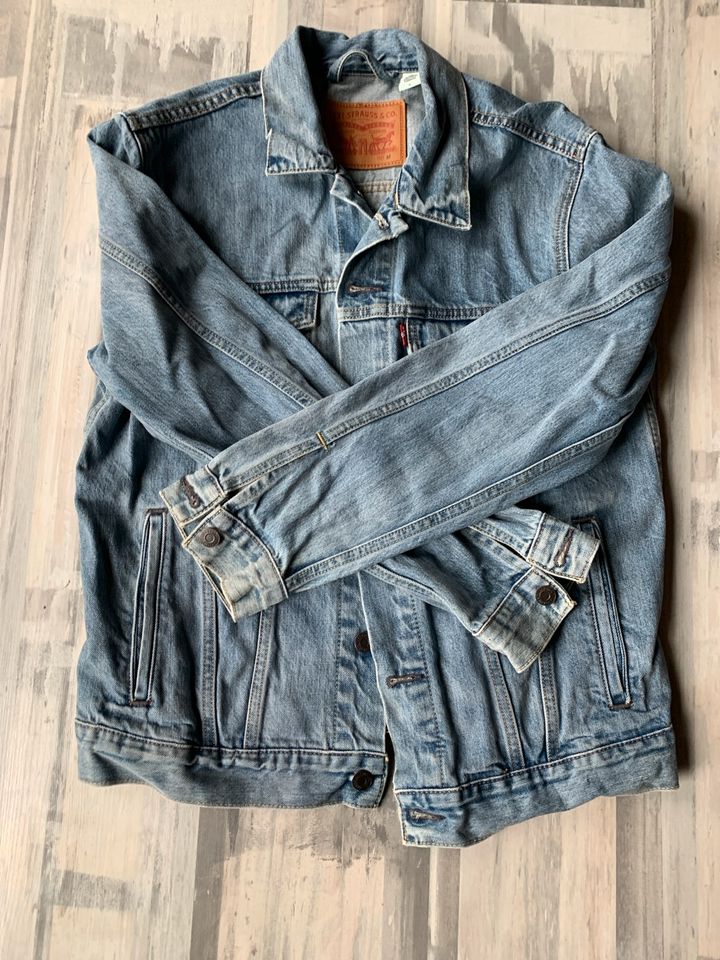 ****Levi’s Jeansjacke wie Neu***** in Essen