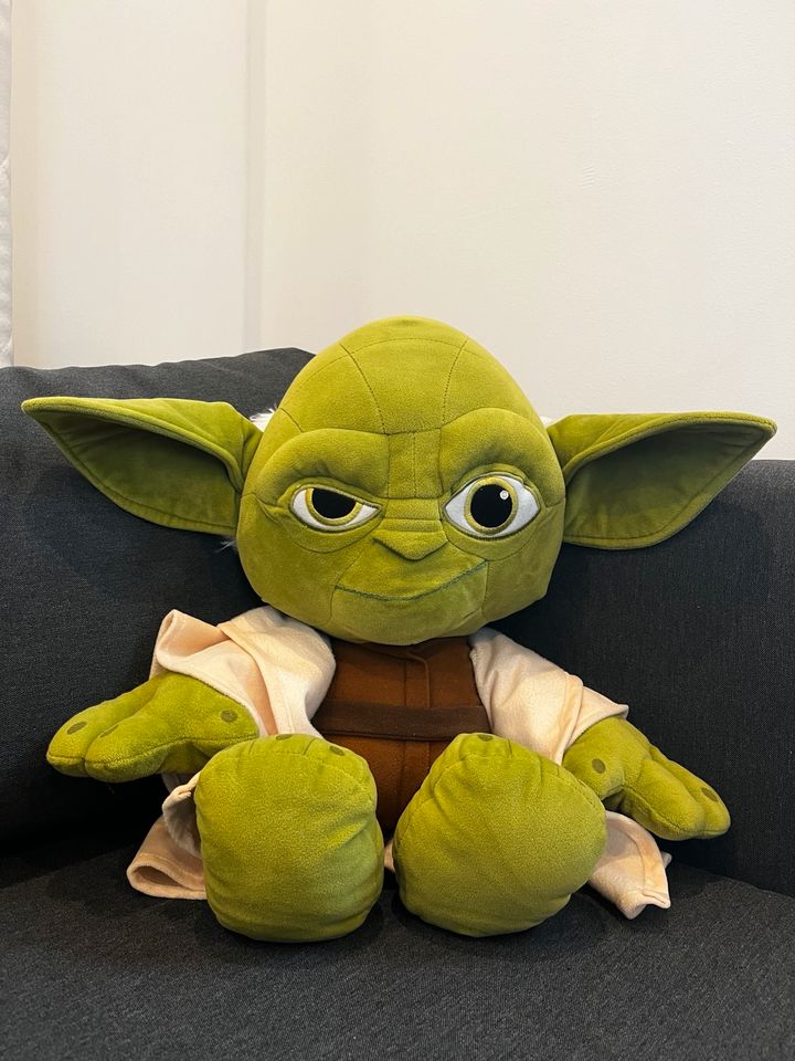 Orig. Yoda Star Wars Plüschtier Kuscheltier Stofftier 50cm Lucas in Eltville