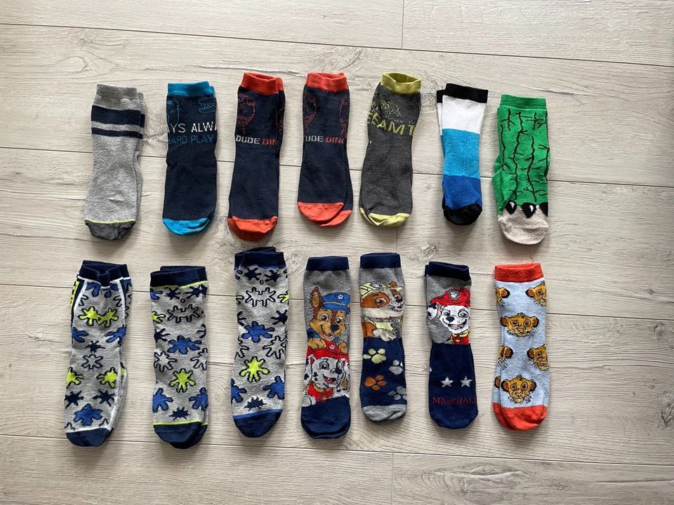 Ganz viele Socken Größe:27-30 in Dresden