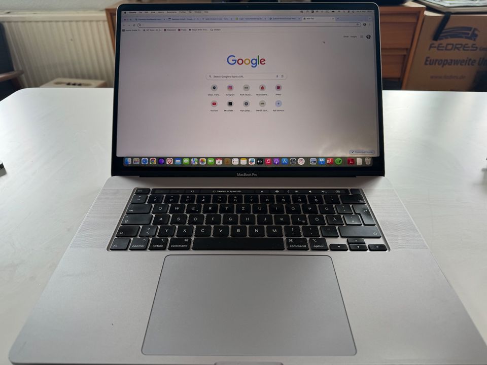 MacBook Pro 16' 2019 i9 2,3Ghz in Berlin