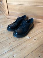 Dr. Martens 1461 J Lackschuhe Schuhe schwarz Gr. 36 Nordrhein-Westfalen - Burbach Vorschau