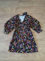 Zara Kleid Blumen Puffärmel Ballonärmel Gr. XS 34 Neu Nordrhein-Westfalen - Gevelsberg Vorschau