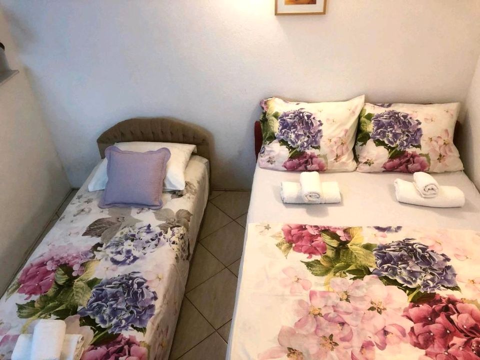Vermietet wird eine kleine 1 Zimmer Wohnung in Kroatien/Dalmatien in Freudenstadt