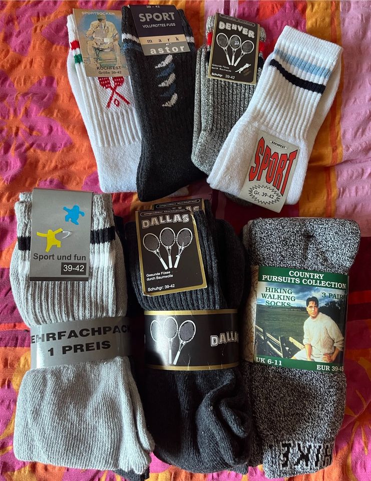 *NEU* Sportsocken / Wanderstrümpfe Größe 39-42 in Riegelsberg