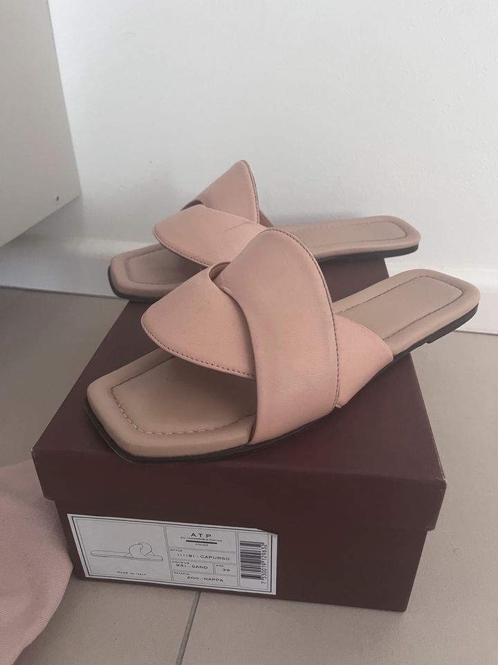 Atp Atelier Flat Sandal Sand Sandale Capurso Pantolette in Berlin