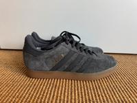 Adidas Gazelle Sneaker dunkelgrau grau Gr. 38 Frankfurt am Main - Westend Vorschau