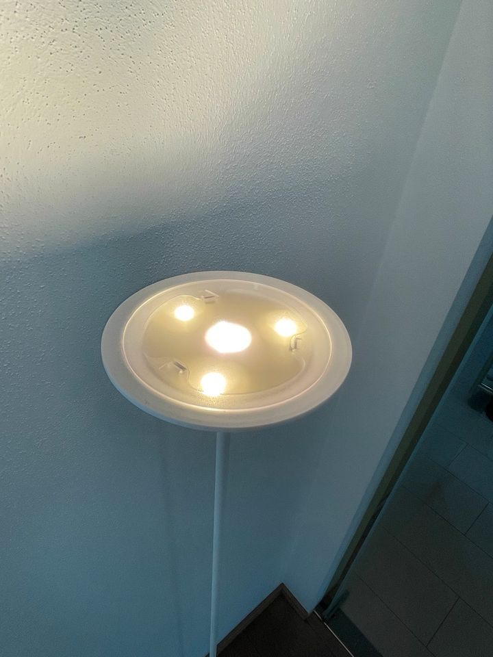 Außergewöhnliche LED Lampe Leuchte Deckenfluter Philips Dimmer in Ingolstadt