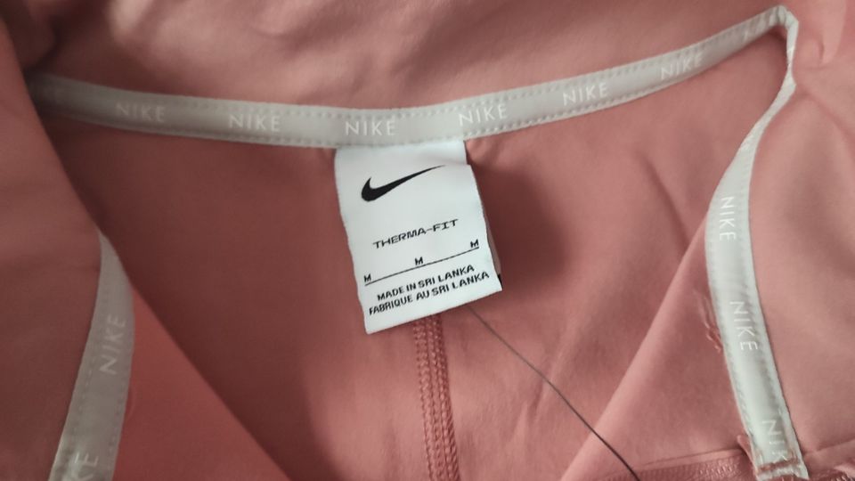 Nike Sport Langarmshirt rosa M neu in Saarbrücken