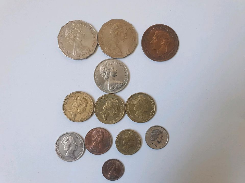 Australien  : 12 Münzen  / Sammlung in Köln