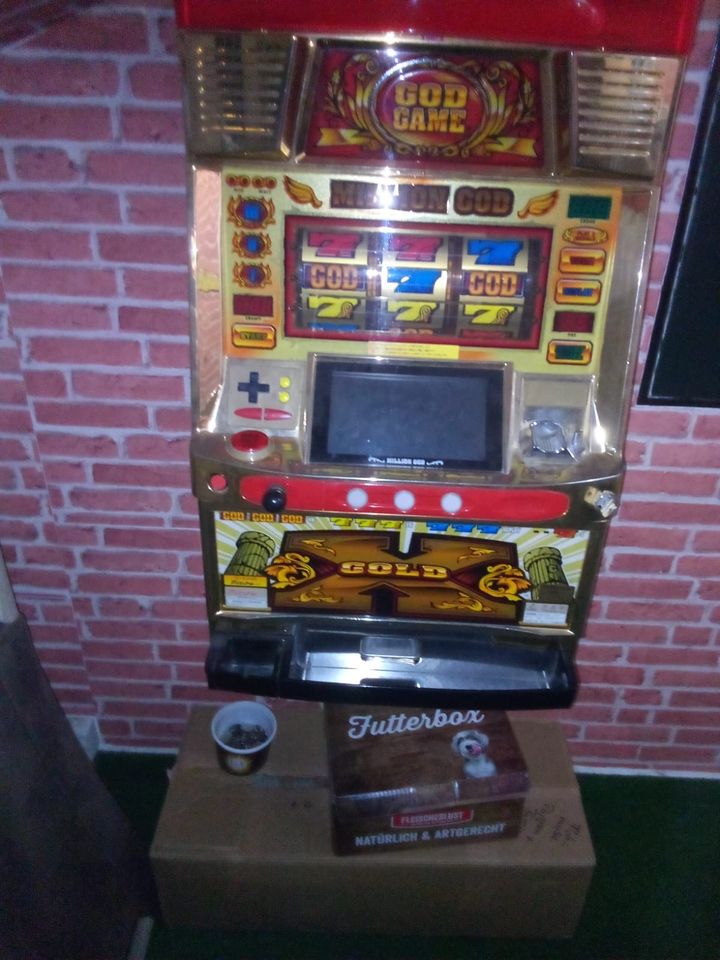 Japanischer Spielautomat einarmiger Bandit in Ilshofen