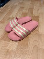 Adiletten Adidas Größe 40 NEU Bayern - Gilching Vorschau