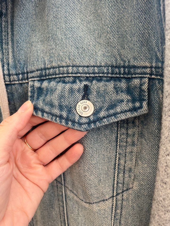 Schöne Herren /Jungen Jeansjacke in Diez