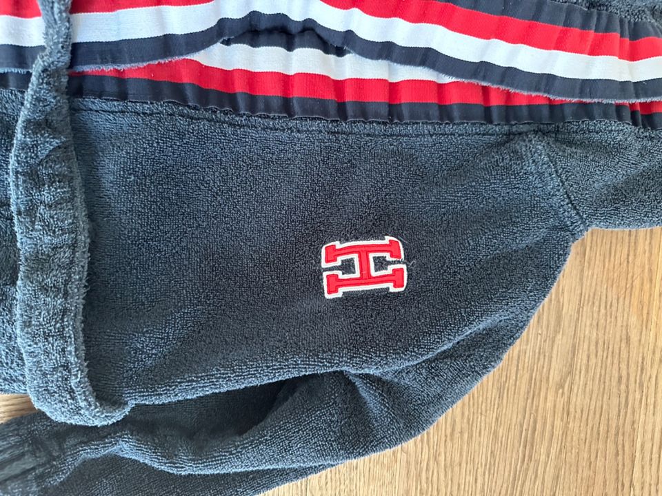 Tommy Hilfiger Kinder Bademantel Größe S 116 in Berlin