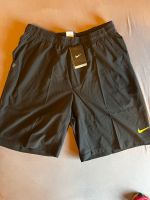 NIKE Challenge Court Agassi Reissue Shorts Hose kurz NEU OVP Baden-Württemberg - Lahr (Schwarzwald) Vorschau