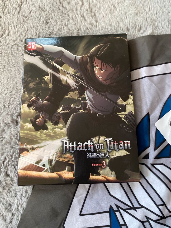 Attack on Titan Vol. 3 inkl Sambelschuber in Oberasbach