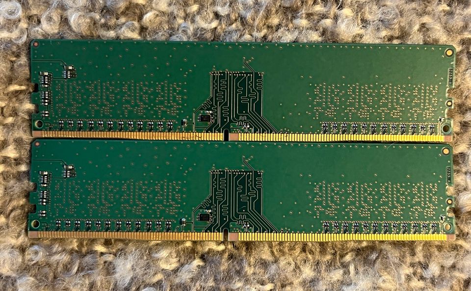 16GB 2x8GB Micron 1Rx8 DDR4 RAM PC4-21300 DDR4-2666 MTA8ATF1G64AZ in Erding
