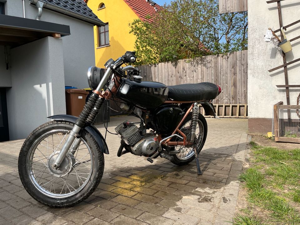 Moped S51 mit Ersatzteilen in Britz bei Eberswalde