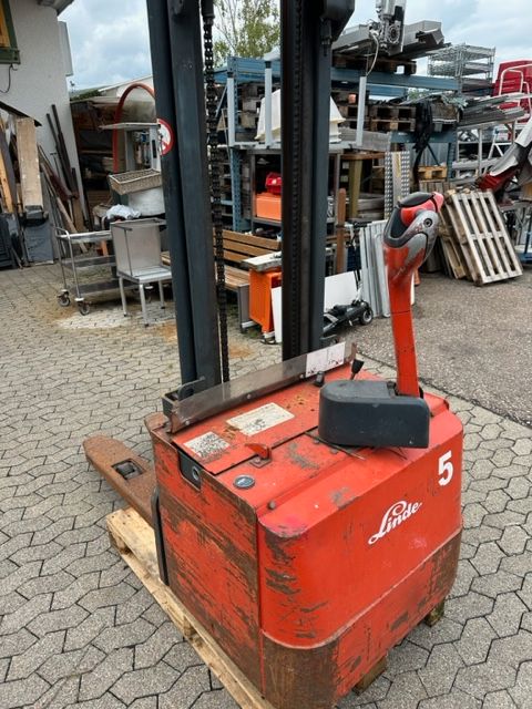 Linde L16 Hochhubwagen Ameise Stapler Logistik Lager Gabelstapler in Albstadt