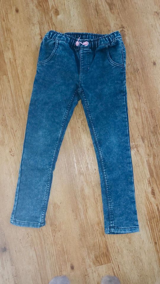 Jeans Größe 122 in Westoverledingen